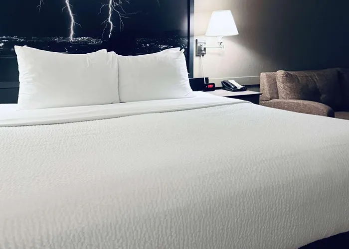 Super 8 By Wyndham Dawson Creek
