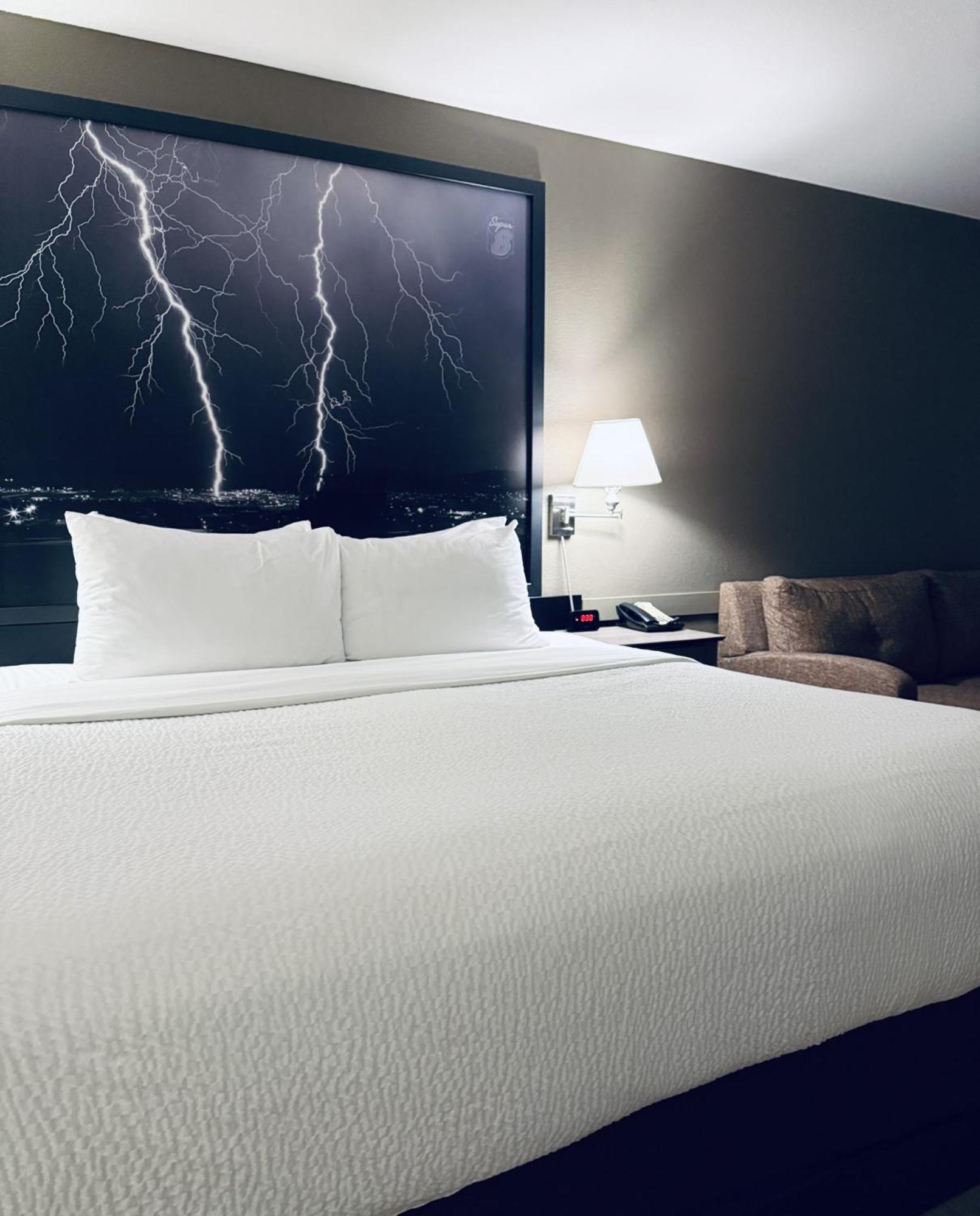 Super 8 By Wyndham Dawson Creek